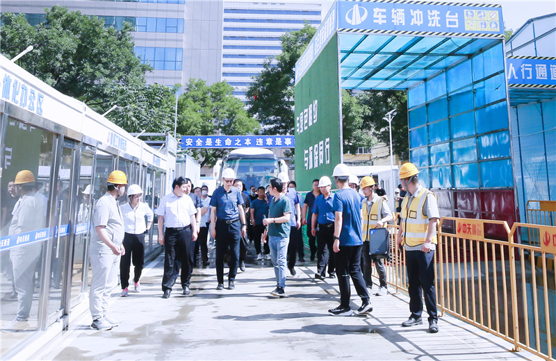 2023年6月8日，河北省生態(tài)環(huán)境廳主辦的省大氣污染防治專項(xiàng)督導(dǎo)幫扶動(dòng)員會(huì)在中天北京尖嶺城中村改造項(xiàng)目召開。